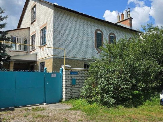 Просторный кирпичный дом с бассейном, сауной и камином. Полная автономия! Чугуев