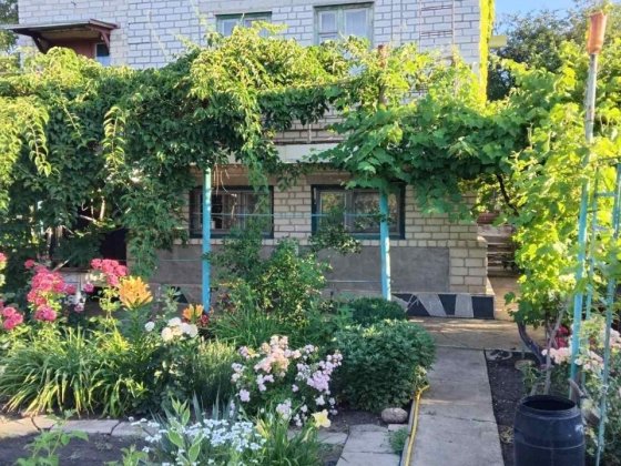 Продам двухповерхову дачу від власника Южноукраинск