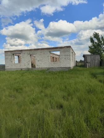 Незавершене будівництво та земельна ділянка 10 соток - фото 1