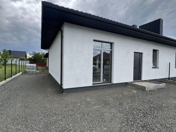 Продається газофікований дуплекс 75 м2 з ремонтом та облагородженою територією Боратин