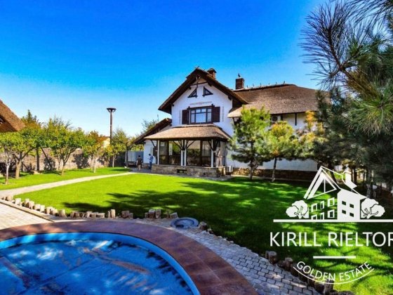 В городке "Золотые Ключи" продается дом в этническом стиле Слобожанское