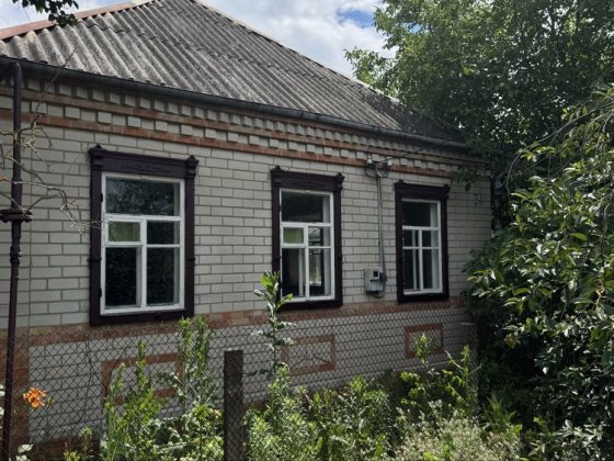 Продаж будинку Орлівщина , центр села , гараж , гарна  тиха вулиця. Орловщина