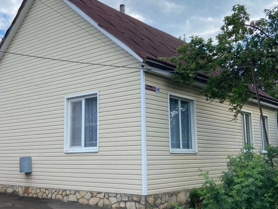 Продається будинок  в гарному місці Олевск