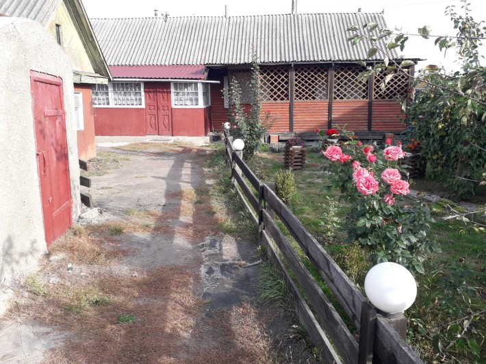продам деревянный дом в Черняхове Все удобства в доме - фото 1