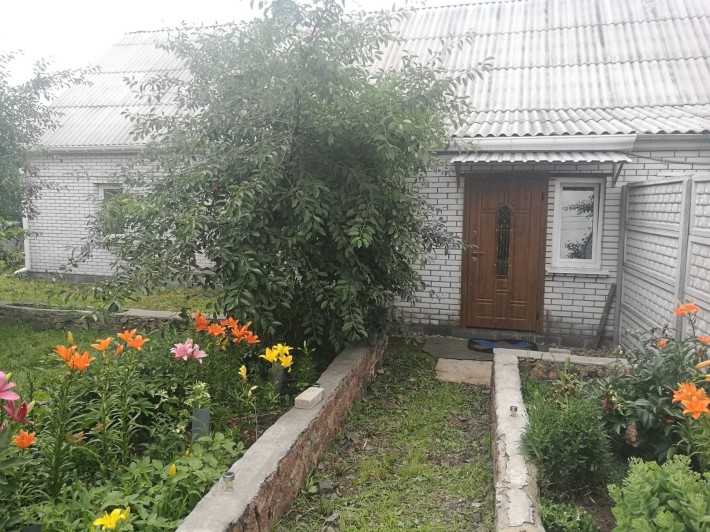 Затишна частина будинку в самому центрі Черняхова - фото 1