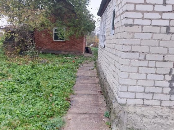 Продаю жилий будинок,знаходиця в смт Черняхів Житомирської області Черняхів