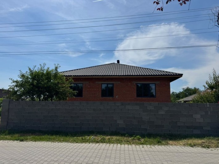 Продаж просторого будинку Сторожниця - фото 1