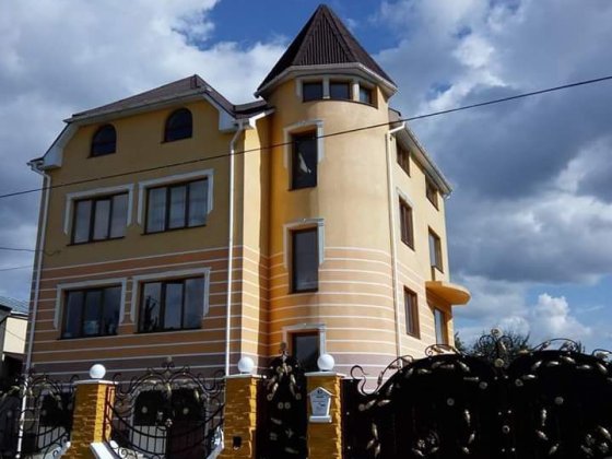 Будинок в пригороді Ужгорода, с. СТОРОЖНИЦЯ Сторожниця