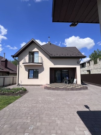 Продам 2 поверховий будинок з вишуканим ремонтом, виходом до річки, Вовчинці - фото 1