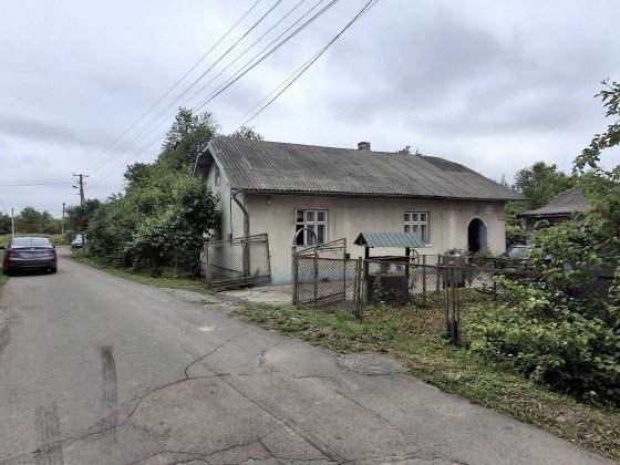 Продається будинок в с.Угринів, 78 м2, ділянка 11,5 соток. Світло газ асфальт будинки