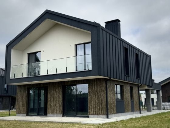 Продається будинок  170м2 і 10 сот. землі. Черниев