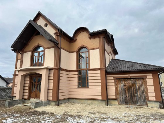 Шикарний будинок біля Івано-Франківська Микитинці