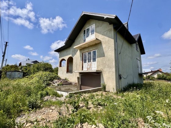 Продаю будинок з чорновими ремонтами ! Богородчаны