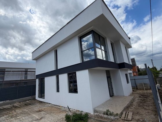 Будинок 160 м² з кімнатою-укриттям та панорамними вікнами / с.Святопетрівське Святопетровское