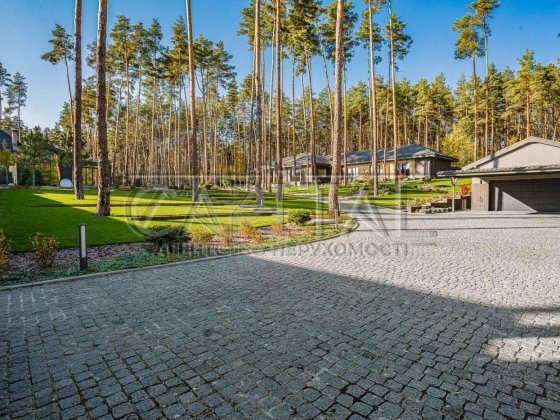 Продаж будинку КМ ПІДКОВА 47 соток основний будинок без ремонту