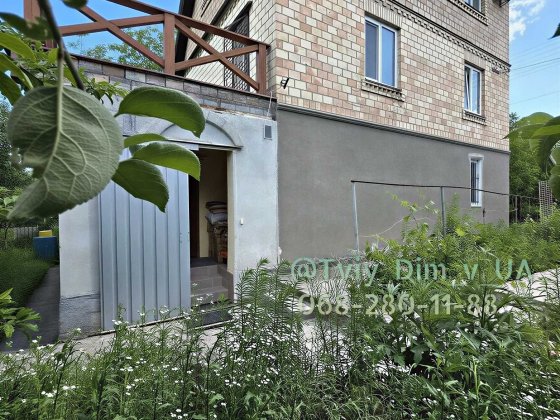 Продаж дачі в с Віта Поштова! Цегляний будинок, газ, піч! Поруч ліс, озера! Мальовничі краєвиди!