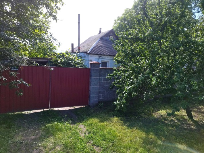Продаю батьківську хату в місті Березань Київської області - фото 1