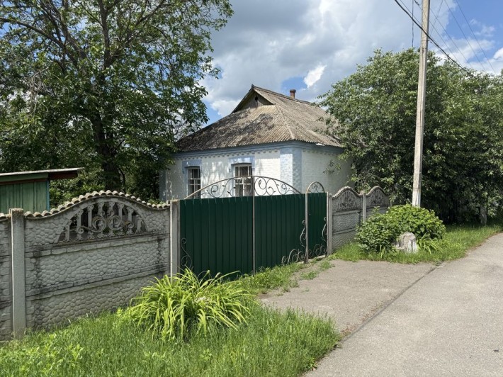 Продається будинок у центрі м. Узин (пров. Незалежності) - фото 1