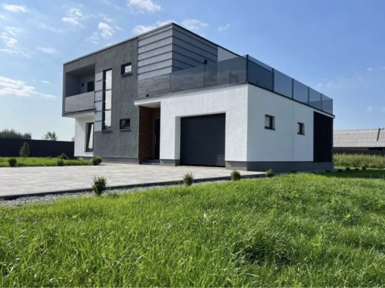 Власник Макарів. Продається двоповерховий будинок в стилі хай-тек Макаров