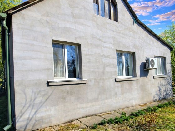 Продаж окремого будинку с.Немішаєве 80м2з РЕМОНТОМ зГАЗОМ! 12 соток.