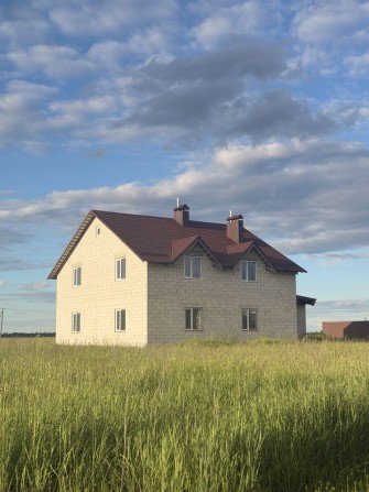 ВЕЛИКИЙ БУДИНОК з гаражем в тихому місці 12 сот.-264кв. - фото 1