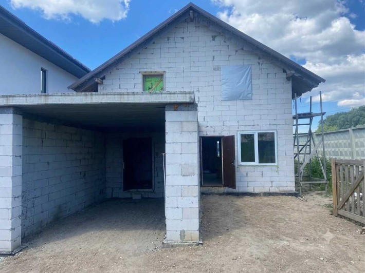 Продається двоповерховий будинок з гаражем в Зазим'я - фото 1