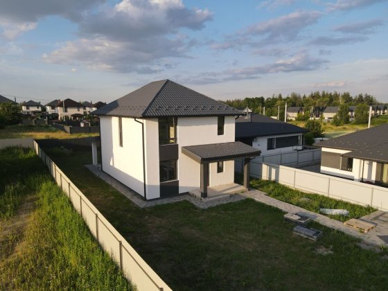 Продаж будинку 140 м2, 7 соток
