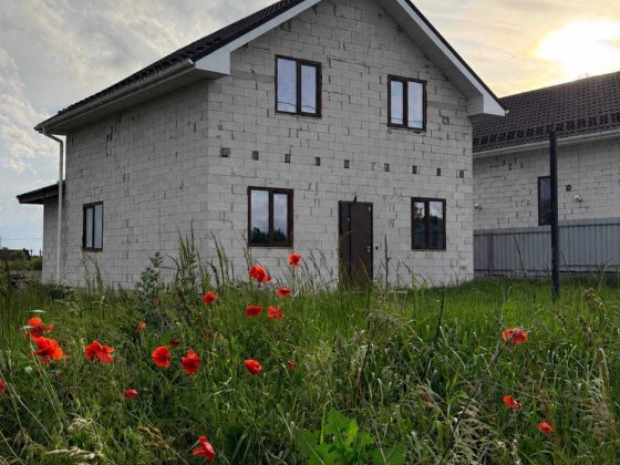 Двоповерховий Будинок 122м2, ділянка 6 соток у с.Микуличі Микуличи