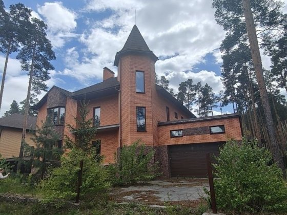 Резиденція біля Пущі Лісової: 525 м² приватності, безпеки та виходу до озера