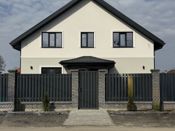 Продаж будинку сНове 1 ша школа газ бомбосховище Нове