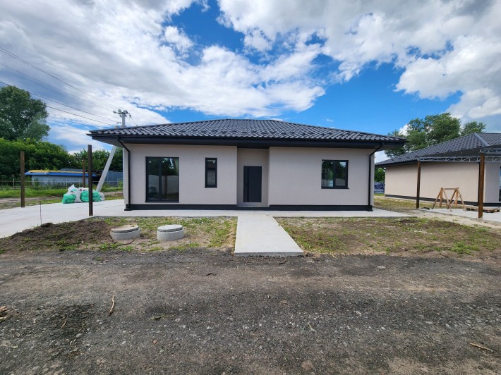 Продаж будинку в Погребах - фото 1