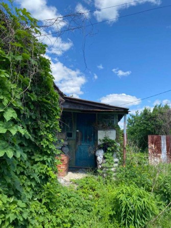 Продається будинок із земельною ділянкою 10 соток у центрі села Пухівка - фото 1