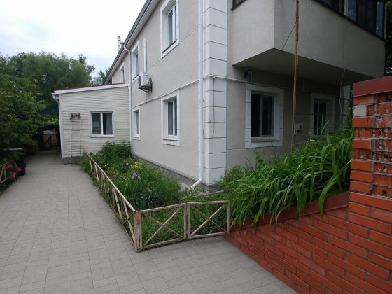 Продається просторий житловий будинок у с. Пухівка Броварського району