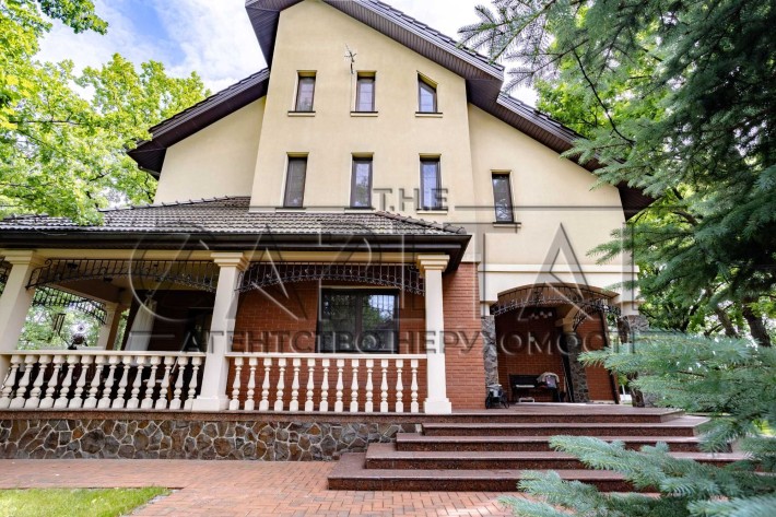 Будинок для родини з дітками Романків з великою ділянкою - фото 1