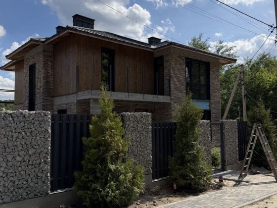 Сучасний будинок біля закритого озера | Рославичі | Газ | Підвал-укриття Рославичи