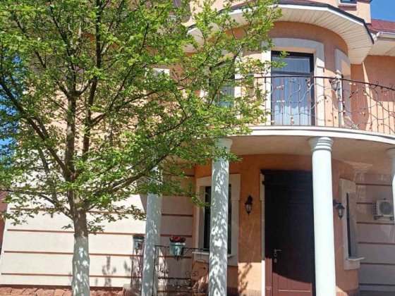 Продаж маєтку преміум класу Чайки