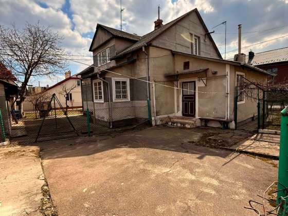 Продаж 1/2 будинку смт. Рудне Рудное