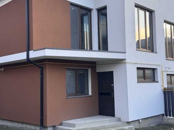 Продаж готового котеджу в Зимній Воді, в класній локації Зимняя Вода