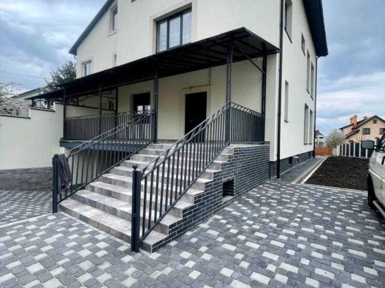 Продаж сучасного 3-поверхового будинку на околиці Львова с. Зимна Вода