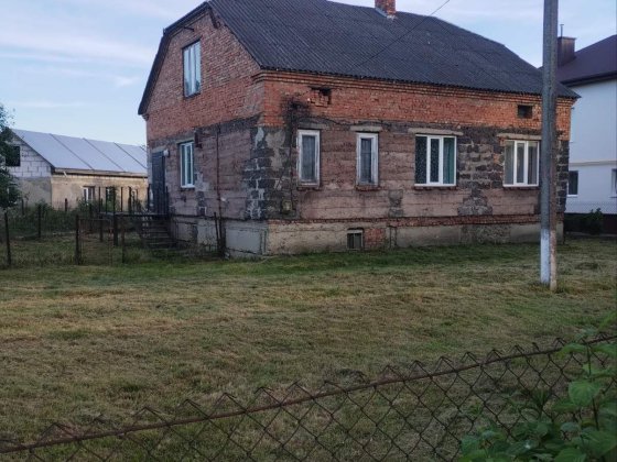 Продаж будинку з приналежною ділянкою Городок