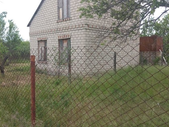 Двухэтажный дачный дом три километра от города Надбузьке