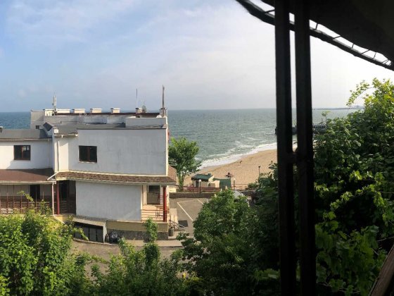 Продається котедж в Совіньйоні з видом на море. Лиманка