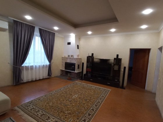 Продам капитальный дом полный пакет документов . Світле