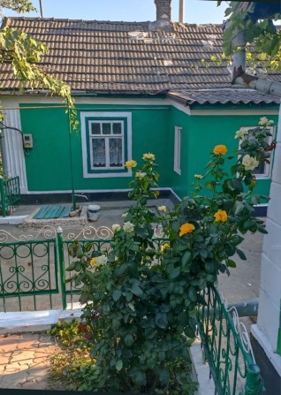 Будинок у житловому стані біля моря - фото 1