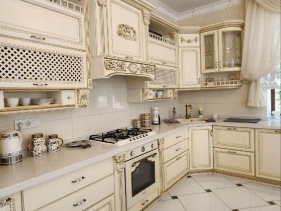 Продам качественый дом с бассейном в Совиньоне. Светлая классика Бурлача Балка