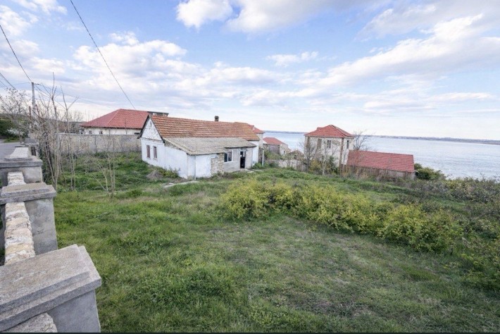 Продам земельну ділянку зі старим будинком в с.Усатове - фото 1