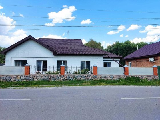 Продам будинок в м. Зіньків Зеньков