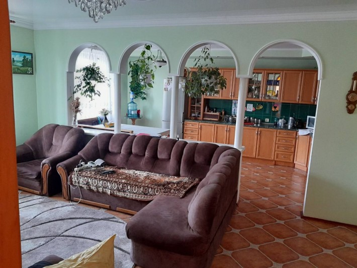 Продам двоповерховий будинок 200 кв.м. в місті Костопіль, по вул. Тараса Степчука, 2е (Заріччя асфал - фото 1