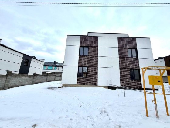 Продам котедж в районі Кінзи з міськими мережами Обаров