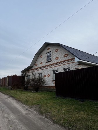 Продаж 2 поверхового будинку з опаленням і ділянкою на 17 соток, 105 кв. м, 4 кімнати, на вул. Сумсь - фото 1